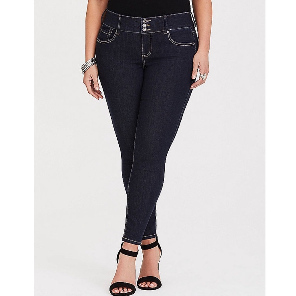 Torrid premium stretch jegging dark wash (Short)